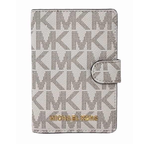 Michael Kors Handbags - Michael Kors Jet Set Travel MK Vanilla Wallet